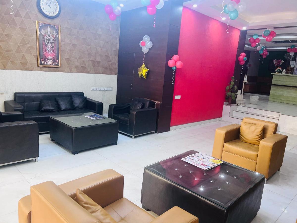 Hotel Cozy Cave Delhi Aiport Νέο Δελχί Εξωτερικό φωτογραφία