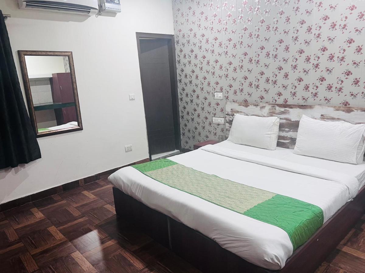 Hotel Cozy Cave Delhi Aiport Νέο Δελχί Εξωτερικό φωτογραφία