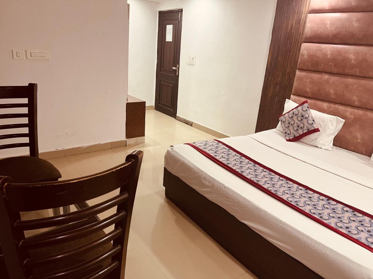 Hotel Cozy Cave Delhi Aiport Νέο Δελχί Εξωτερικό φωτογραφία