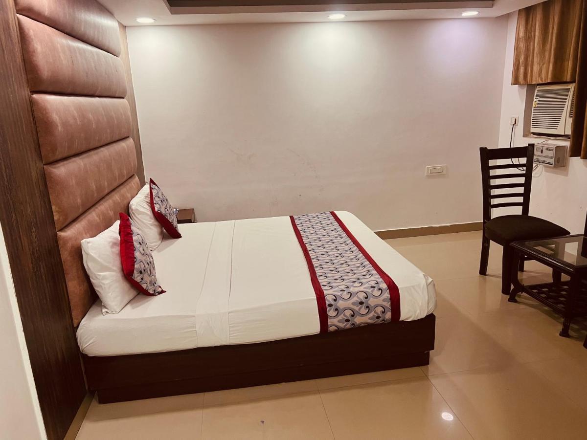 Hotel Cozy Cave Delhi Aiport Νέο Δελχί Εξωτερικό φωτογραφία