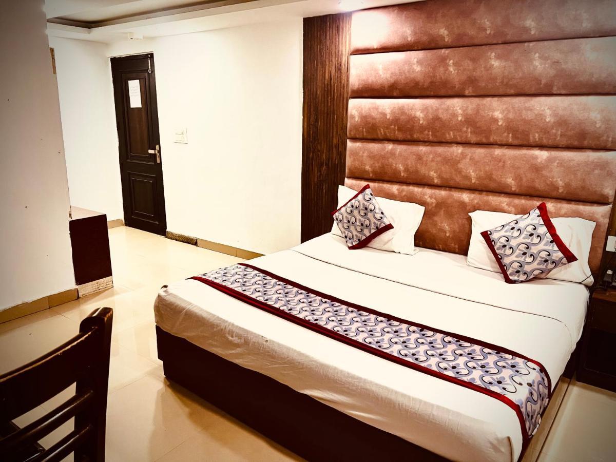Hotel Cozy Cave Delhi Aiport Νέο Δελχί Εξωτερικό φωτογραφία