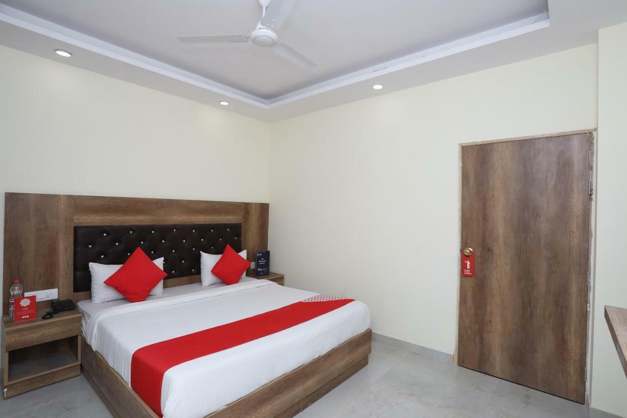 Hotel Cozy Cave Delhi Aiport Νέο Δελχί Εξωτερικό φωτογραφία